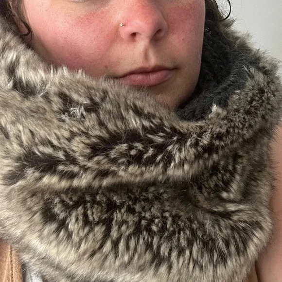 Indigo Faux Fur Cowl Scarf Fall & Winter  Fashion - Picture 4 of 4